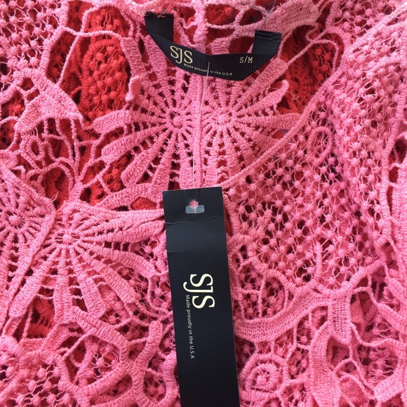 Embroidered dual color top - Picture 6 of 7